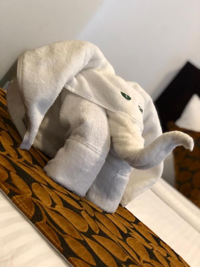 Bony'S Holiday Inn 니곰보 외부 사진